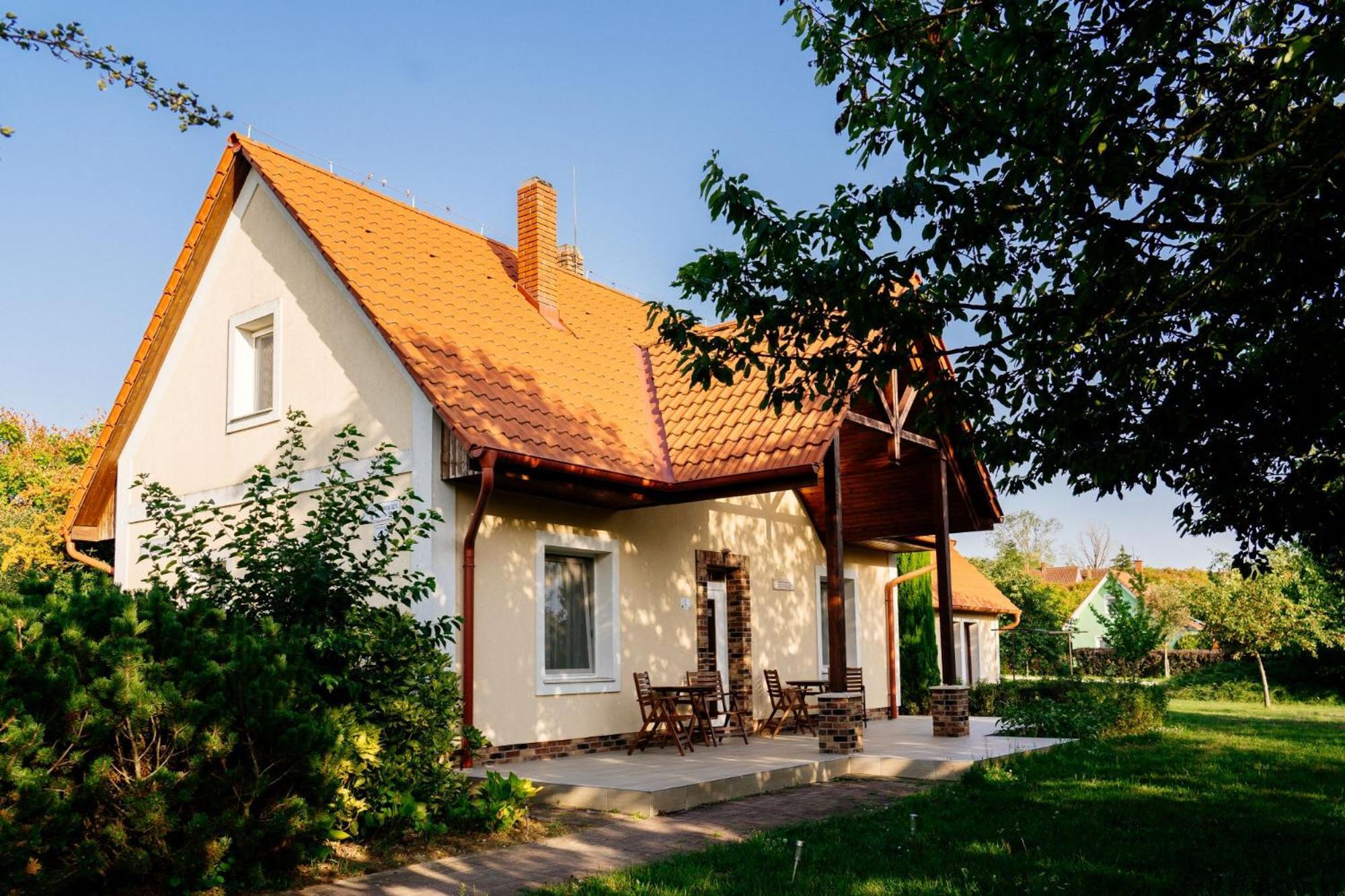 Hotel Gurudeva Bhavan Somogyvámos Exterior foto